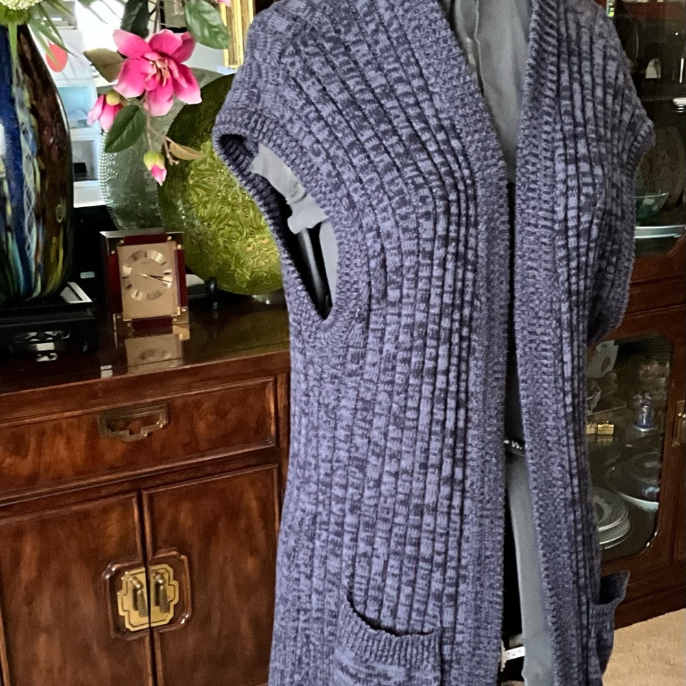 Textured Sleeveless Open Cardigan Vest in Deep Heathered Purple